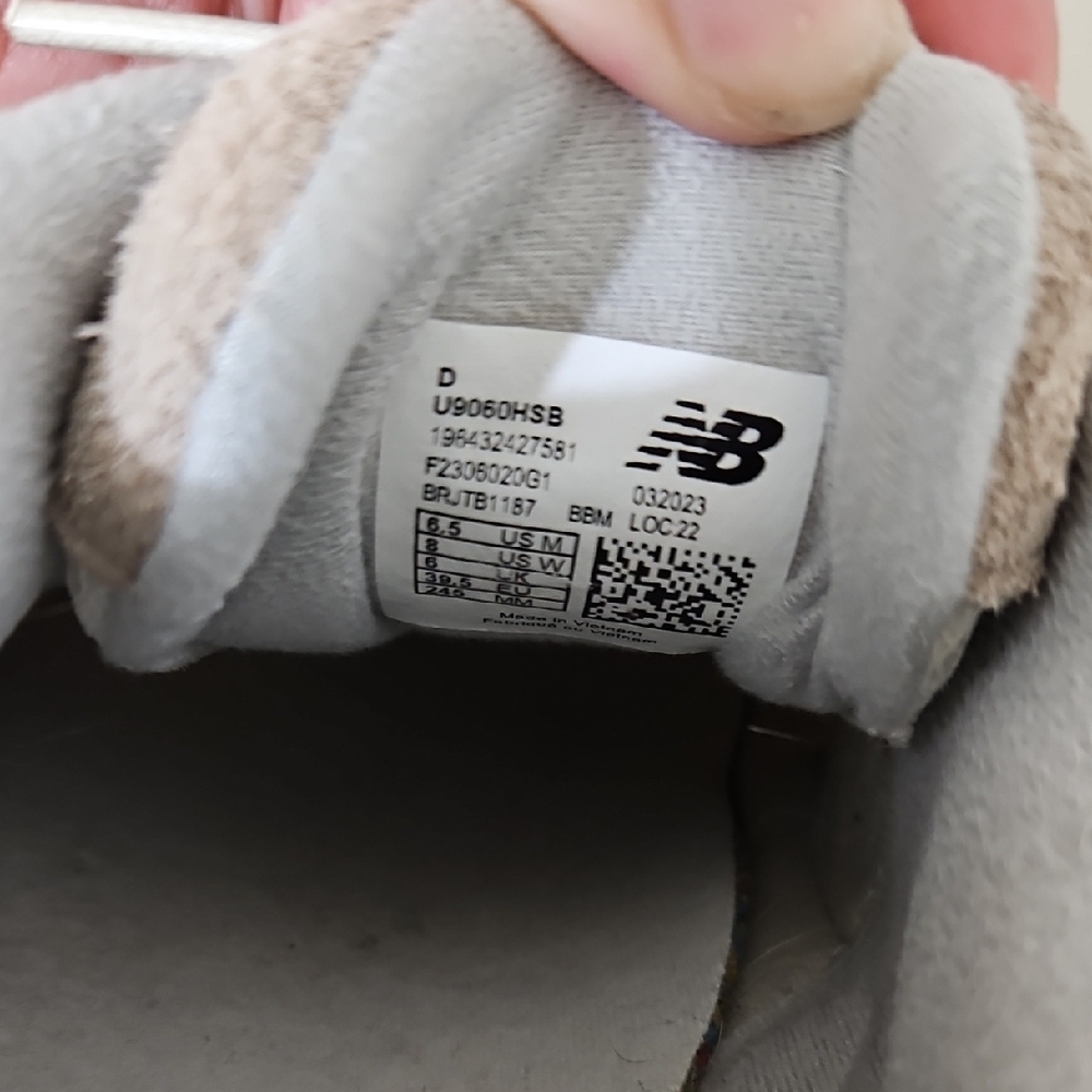 New Balance 9060 - Picture 8 of 8